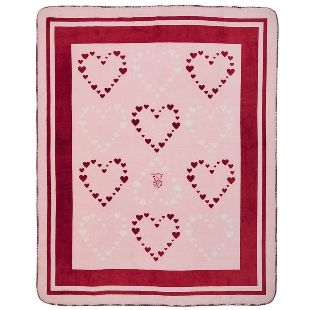 Victoria's Secret Valentines Cozy Fleece Throw Blanket NEW Pink & Red Hearts - Picture 2 of 9